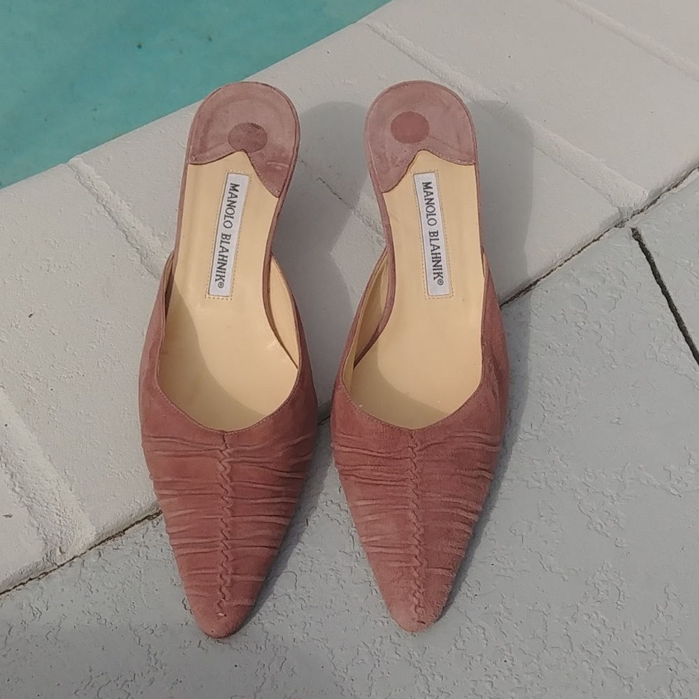 Manolo Blahnik suede ruched mauve mules 39